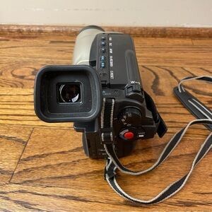 Canon Es280 Black and Silver Video Camera